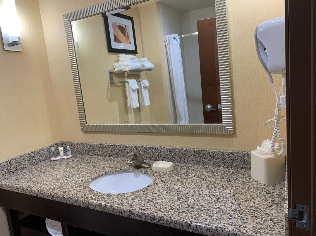 艾希礼西部酒店主图