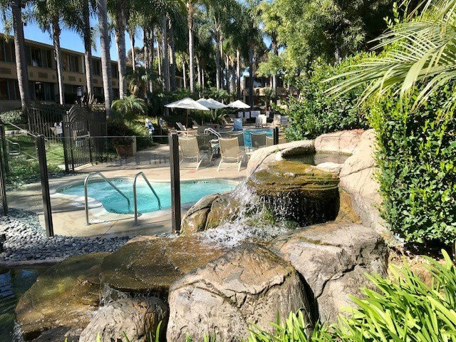 拉霍亚喜来登酒店主图