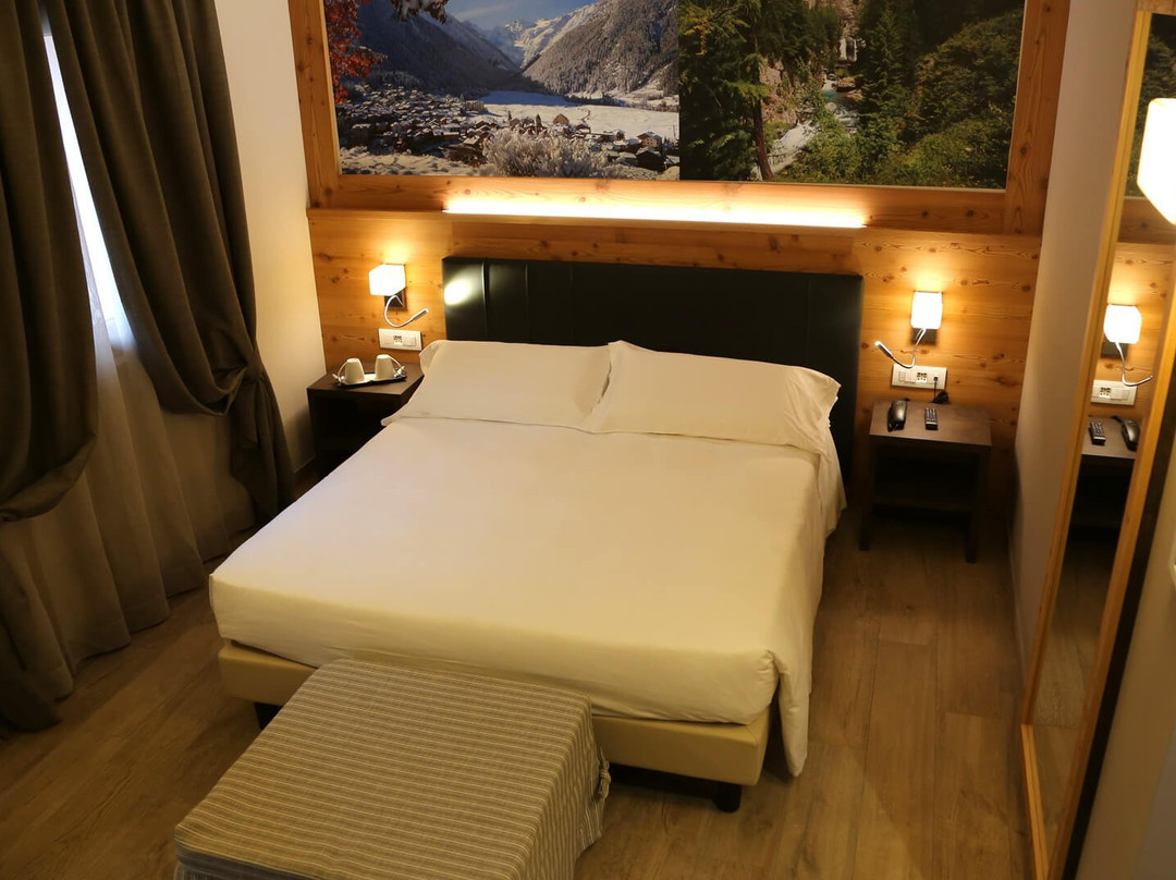 Dada Mountain Hotel主图