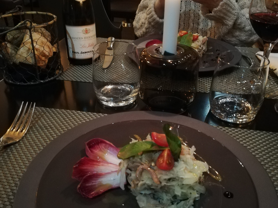 Au cheval blanc主图