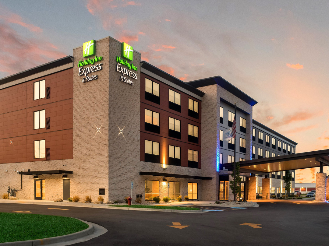 Holiday Inn Express & Suites Racine By IHG主图