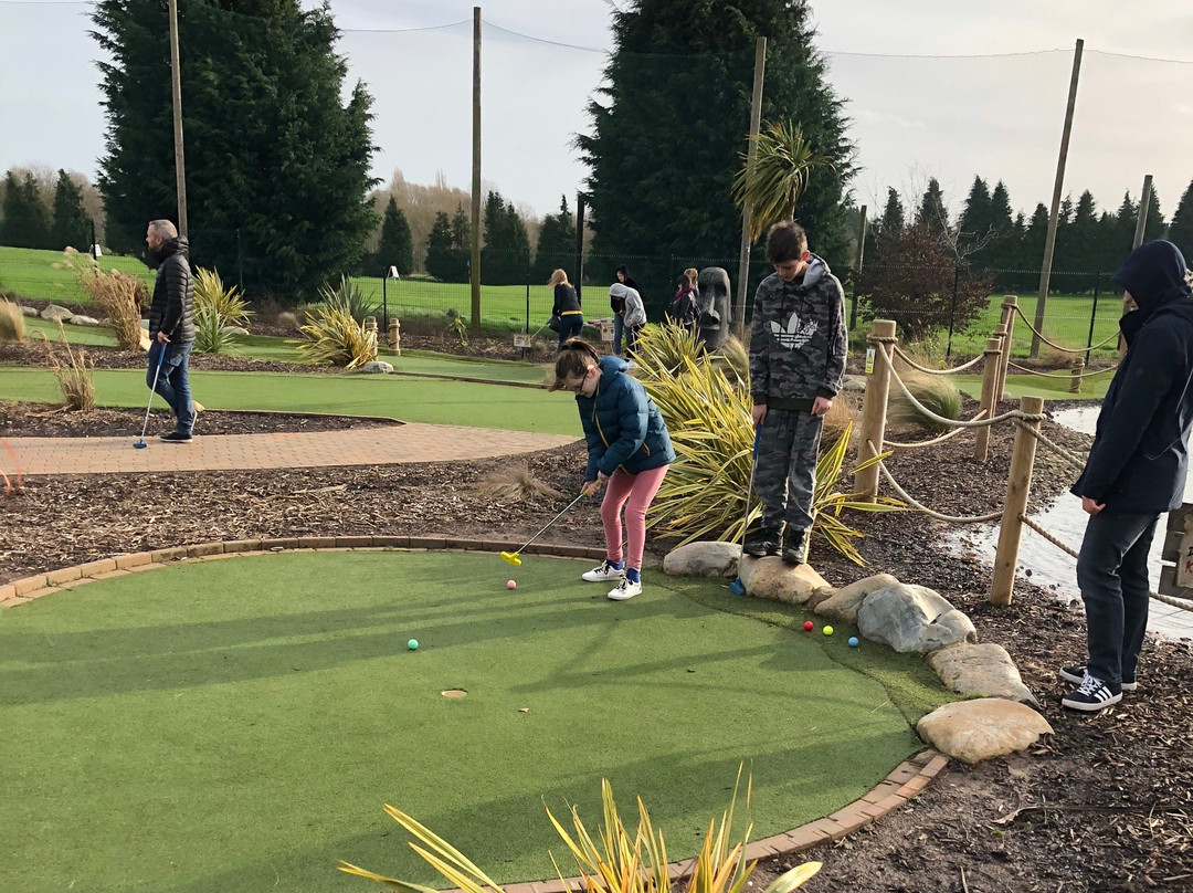 Jungle Safari Adventure Golf-伍斯特必去景点