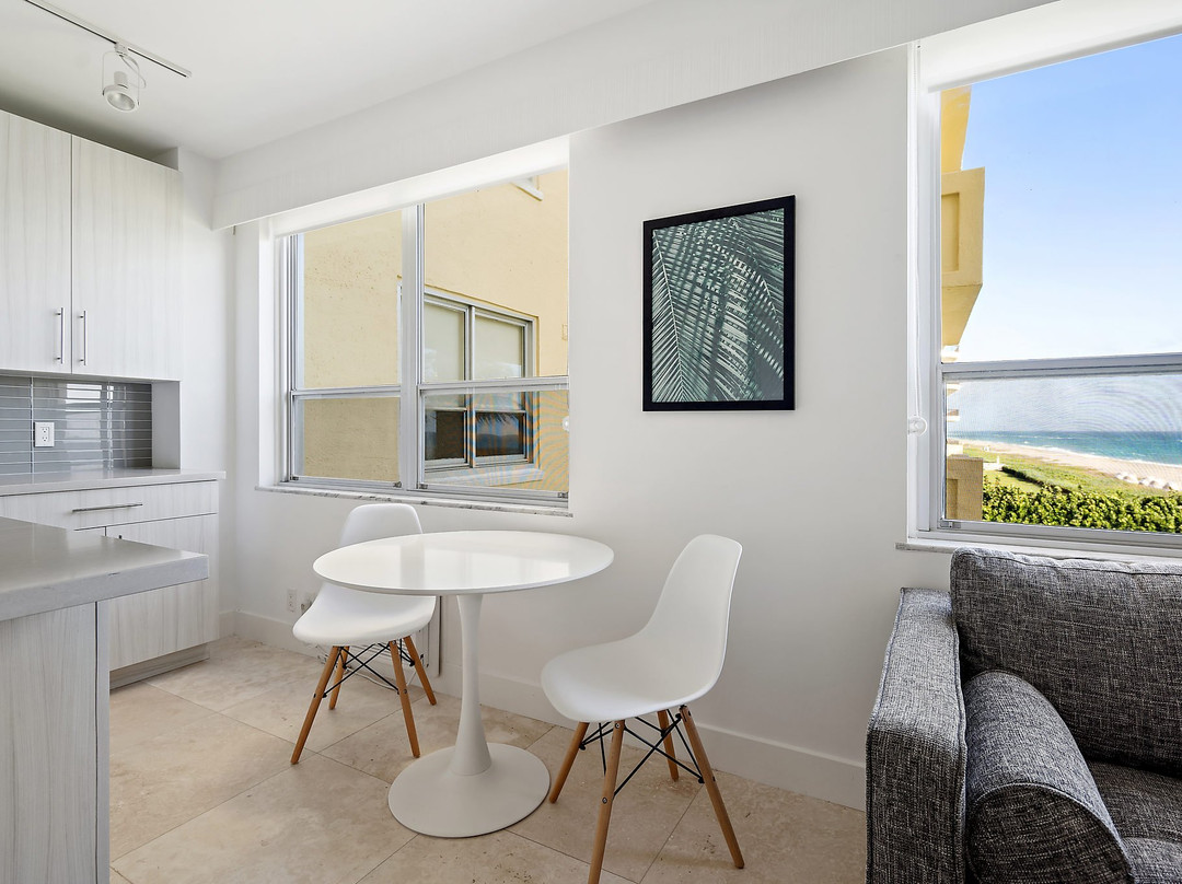 棕榈海滩酒店住宿-The Ambassador Palm Beach