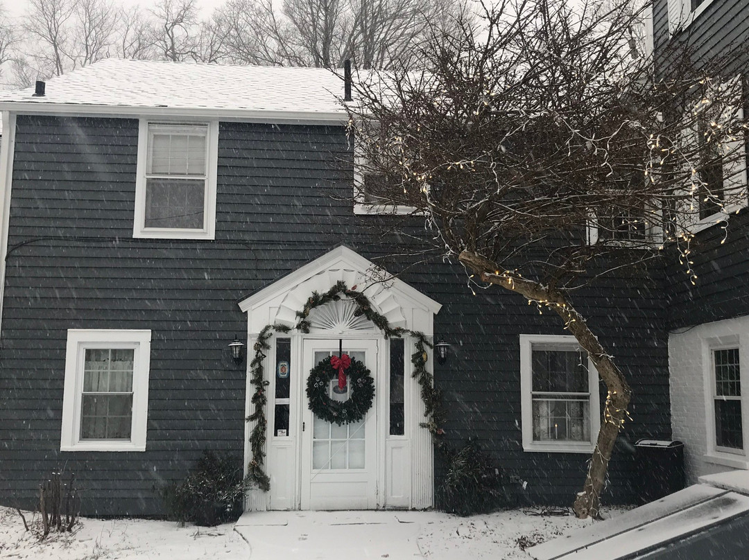 Old Riverton Inn主图