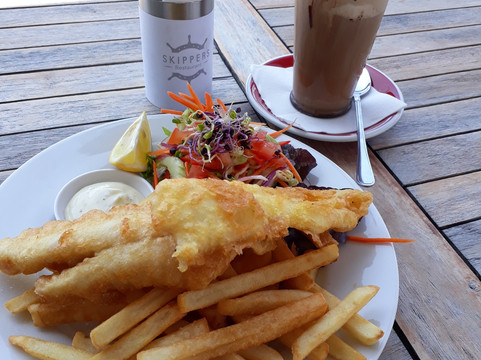 Omokoroa Beach餐馆和美食-Skippers Restaurant