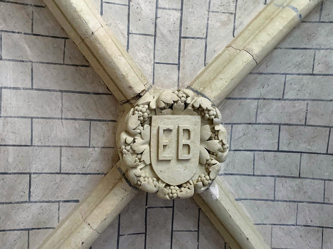 Eglise de Sainte-Verge-Sainte-Verge必去景点