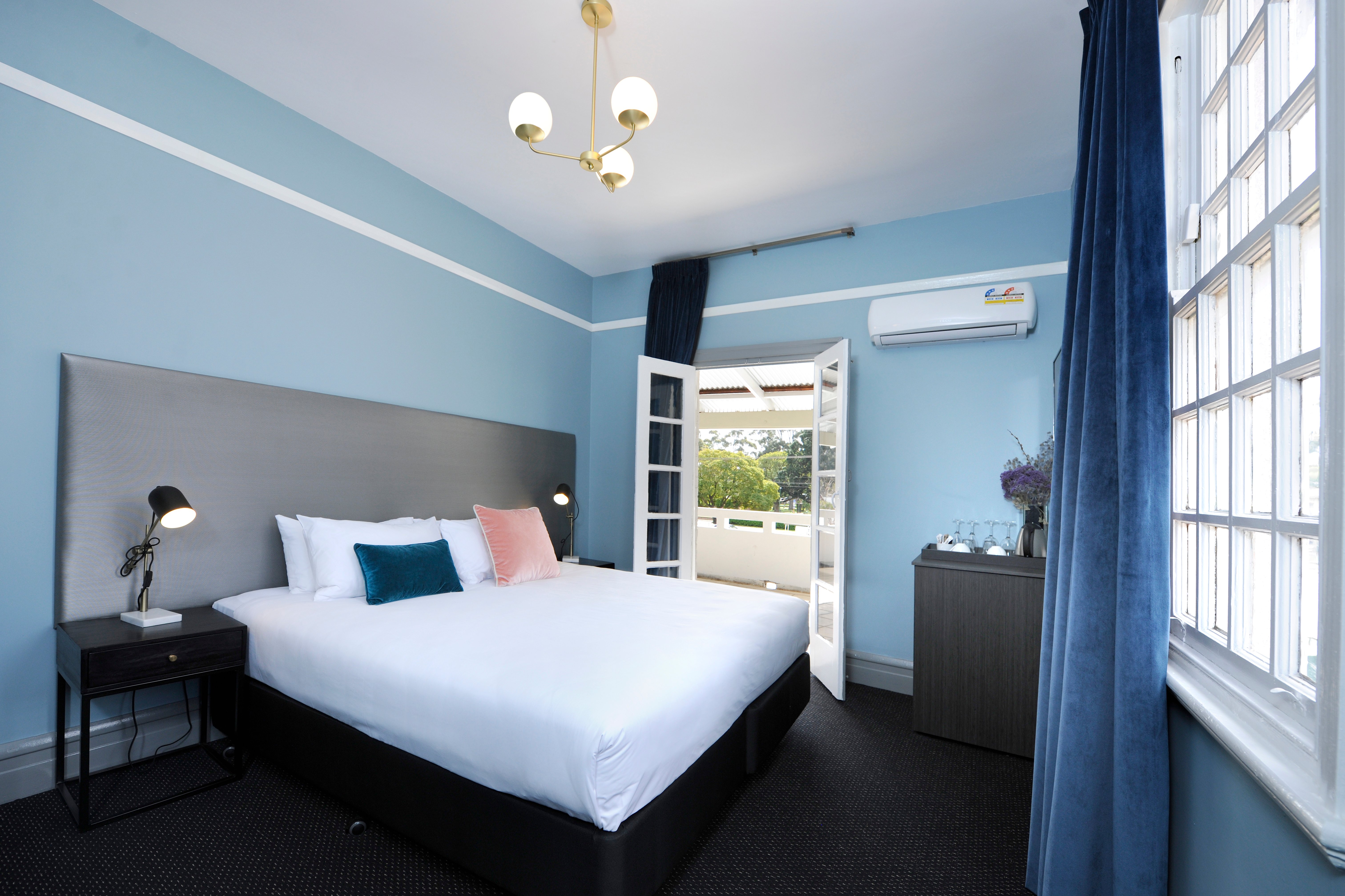 The Stirling Arms Hotel-官方