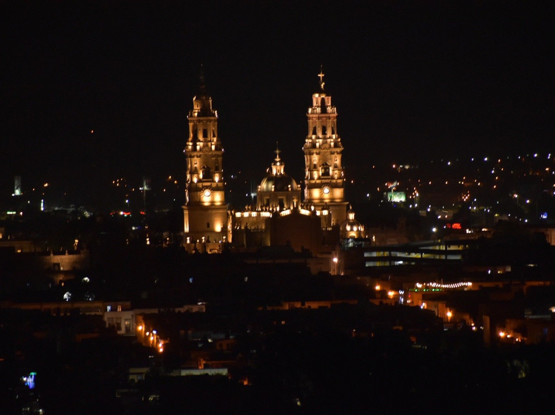 圣何塞别墅套房酒店主图