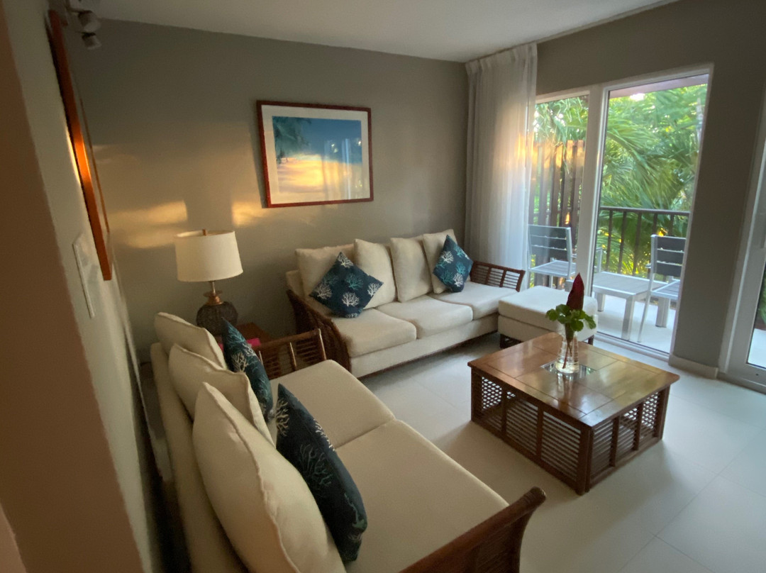 西波涅海滩俱乐部主图