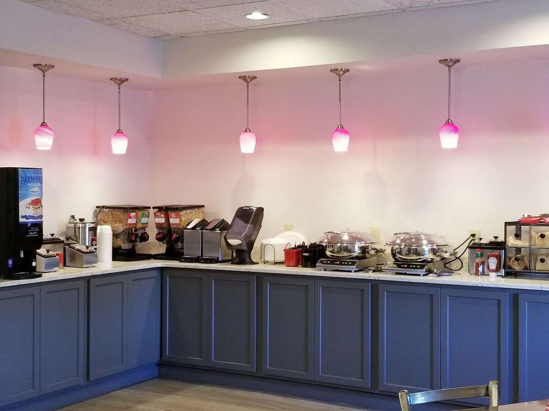 Ramada by Wyndham Sellersburg / Louisville North主图