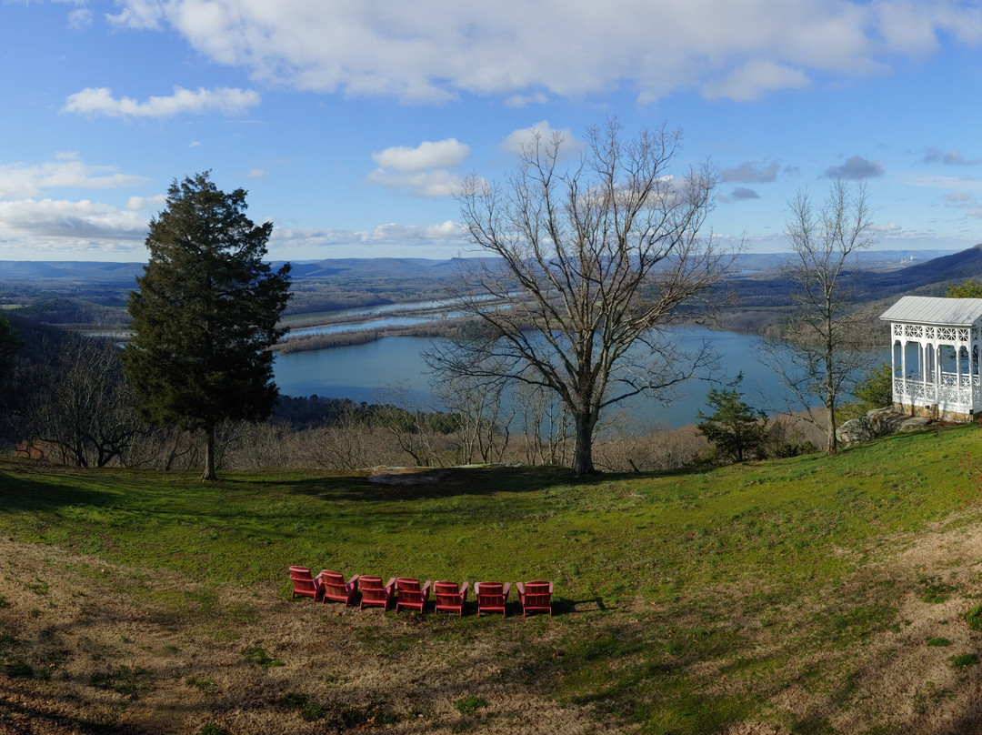 The Lodge at Gorham's Bluff主图