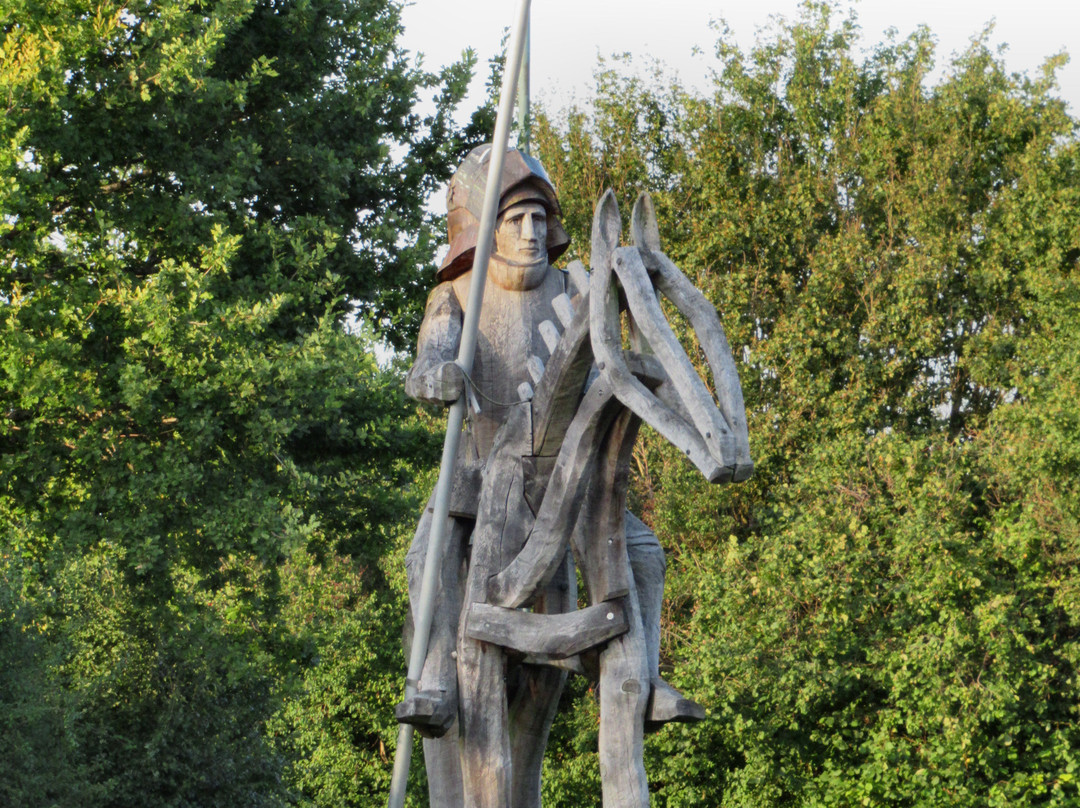 Tewkesbury Battlefield Commemorative Sculptures景点图片