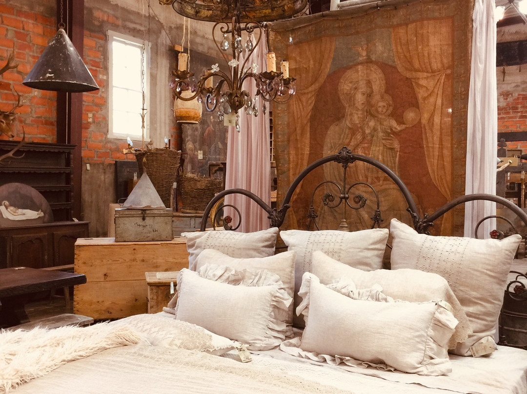 Carol Hicks Bolton Antiquities-弗雷德里克斯堡必去景点