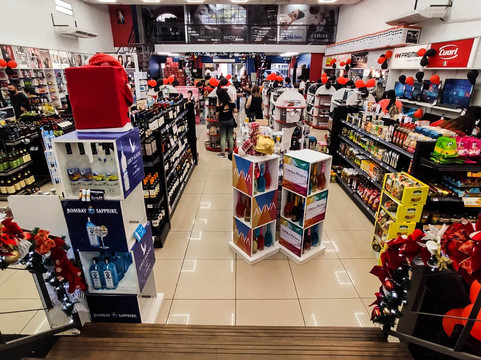 Curticeras旅游景点-Yury's Free Shop