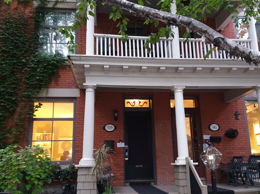 Avalon Bed & Breakfast主图