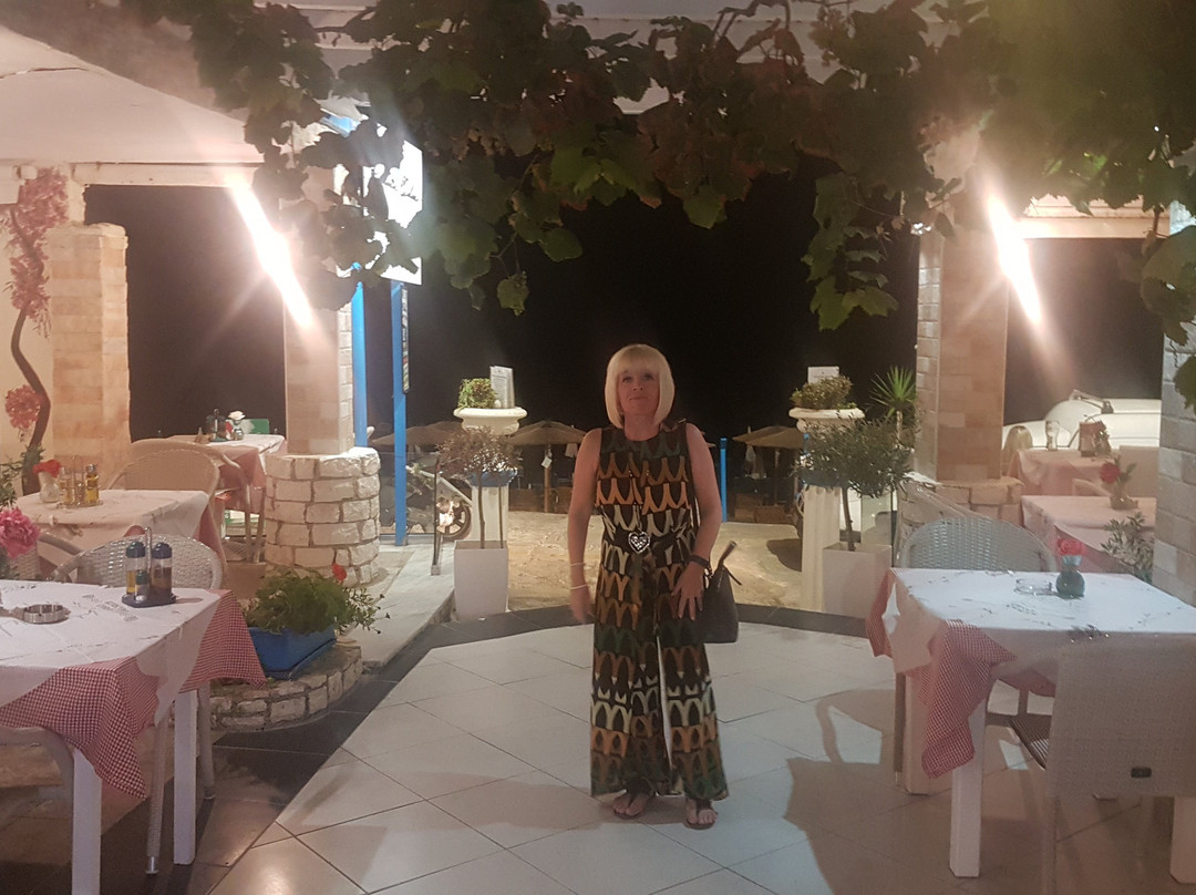 Romantic Palace Beach Apartments主图