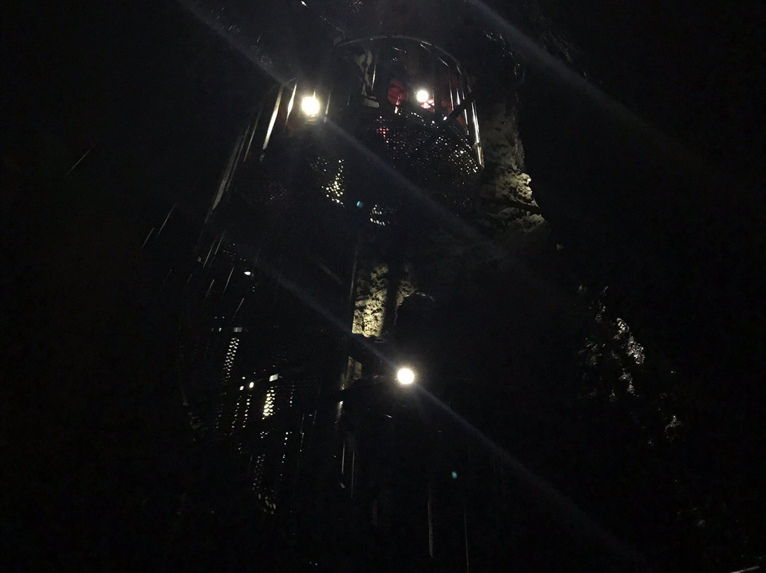 Surtshellir Lava Cave-Husafell必去景点