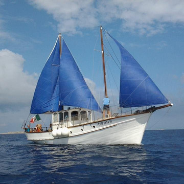 Goletta Silvia di Navarra-拉马达莱娜必去景点