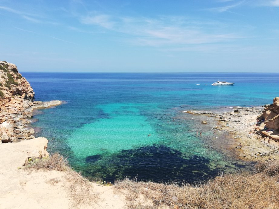 Cala En Baster景点图片