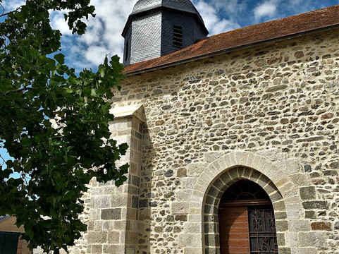 Eglise Saint-Martial-Saint-Martial-sur-Isop必去景点