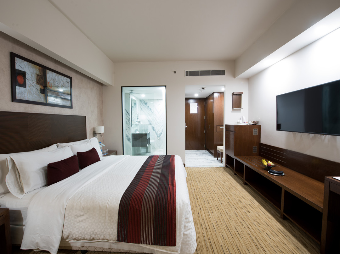 浦那福朋喜来登喜來登酒店及服务式公寓主图