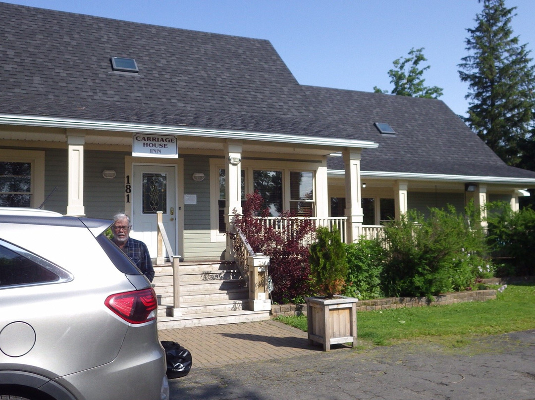 Carriage House Inn主图