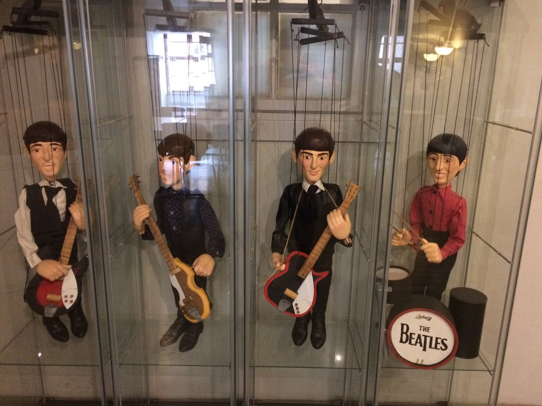 Beatles Museum-哈雷必去景点
