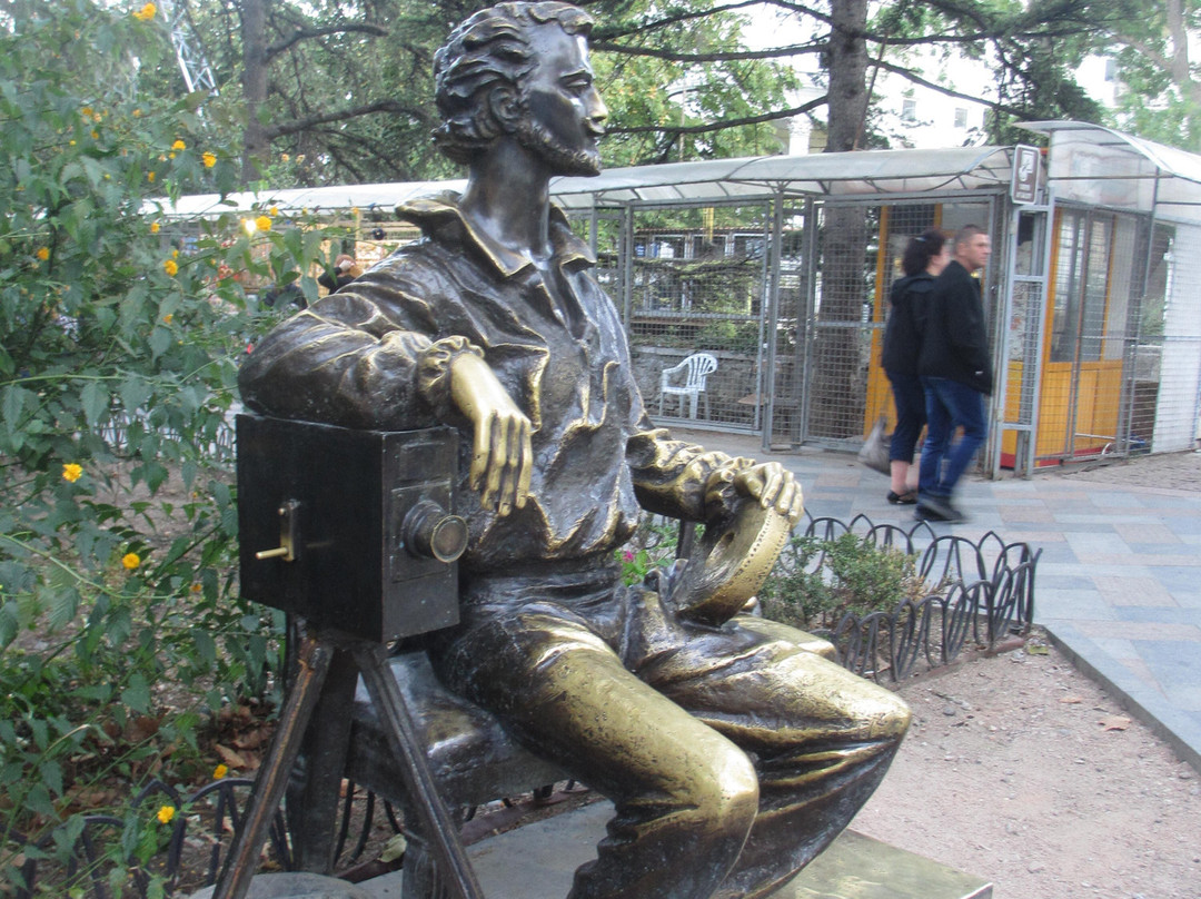 Monument to Aleksandr Khanzhonkov-雅尔达必去景点