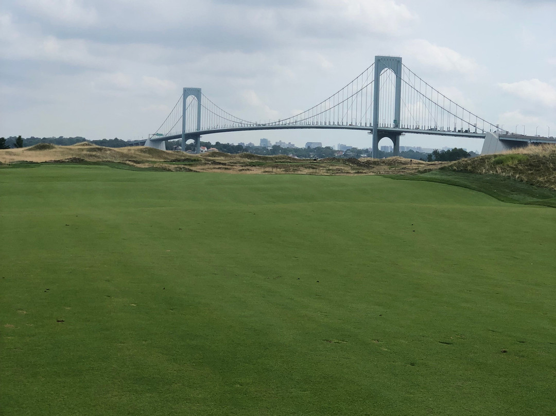 Trump Golf Links at  Ferry Point-布朗克斯必去景点