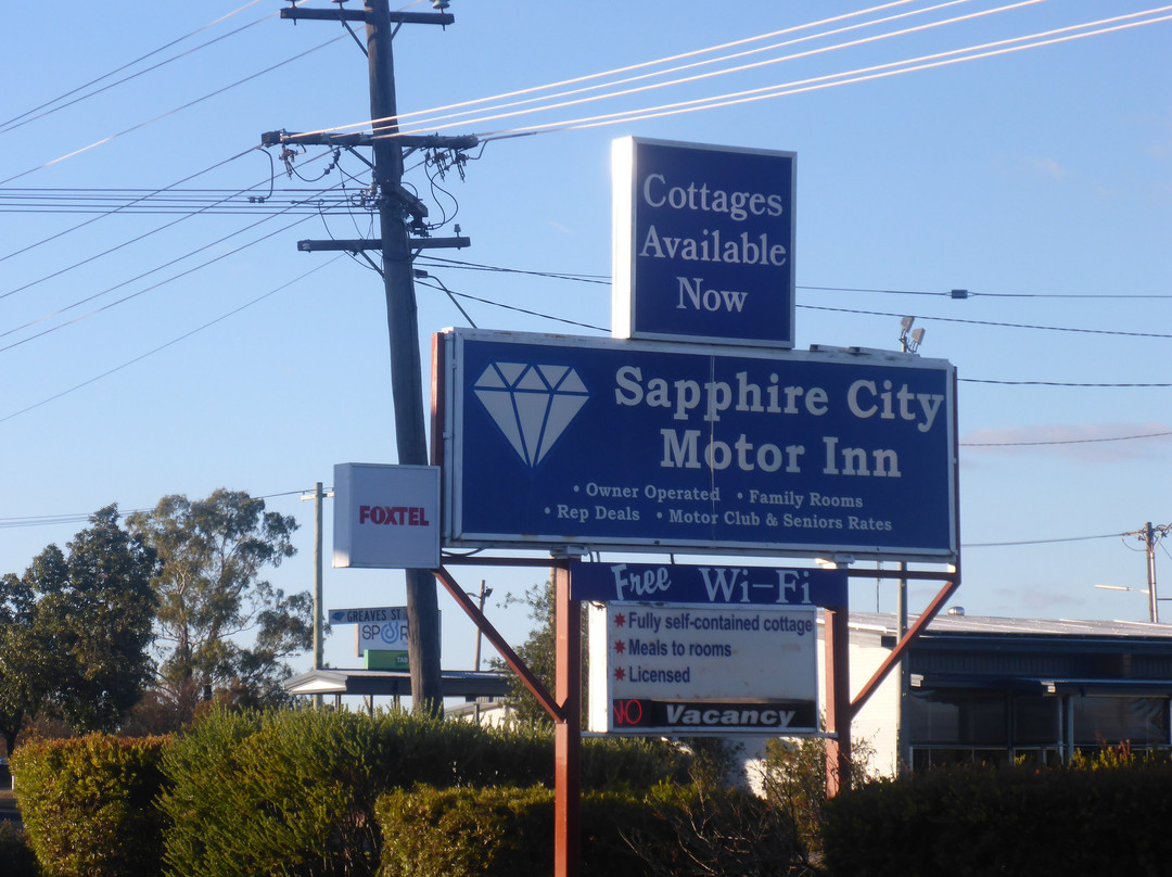 蓝宝石城市汽车酒店主图