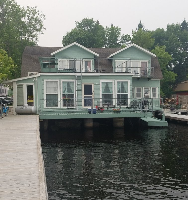 Rainy Lake Inn at Tara's Wharf主图