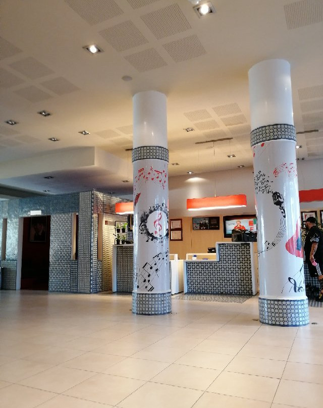 坦吉尔自由区宜必思酒店主图