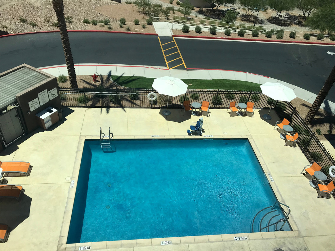Holiday Inn Express & Suites Lake Havasu - London Bridge by IHG主图