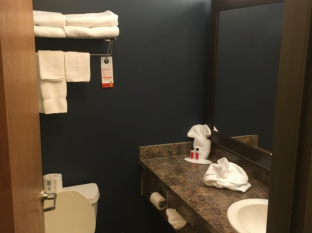 Super 8 by Wyndham Lachenaie/Terrebonne主图