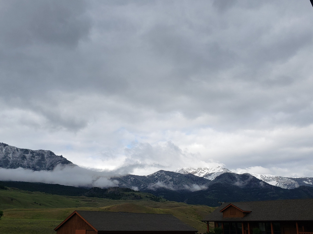 黄石村酒店主图