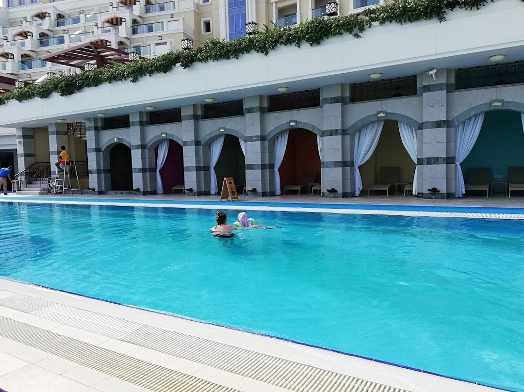 Merit Crystal Cove Hotel主图