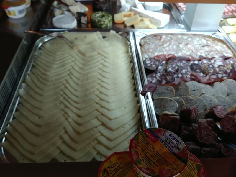 Brauner Hirsch-餐饮