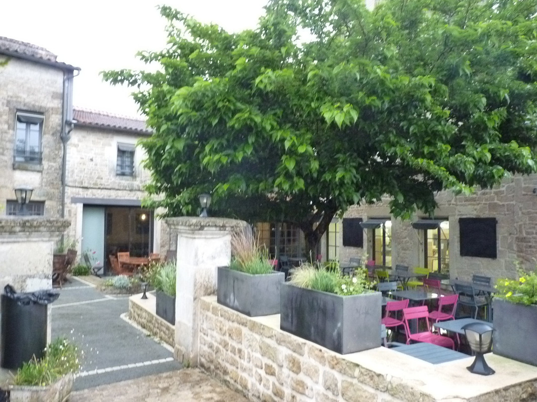 Logis Hostellerie de l'Abbaye主图