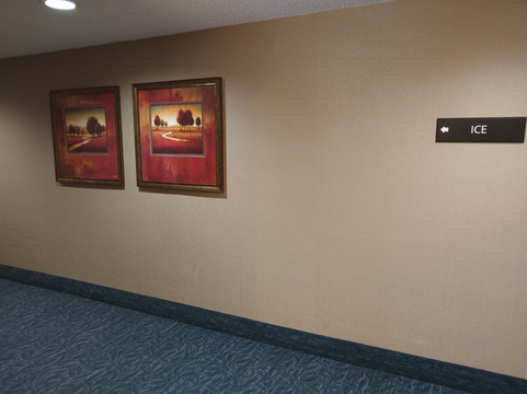 夏洛特大学欢朋酒店主图