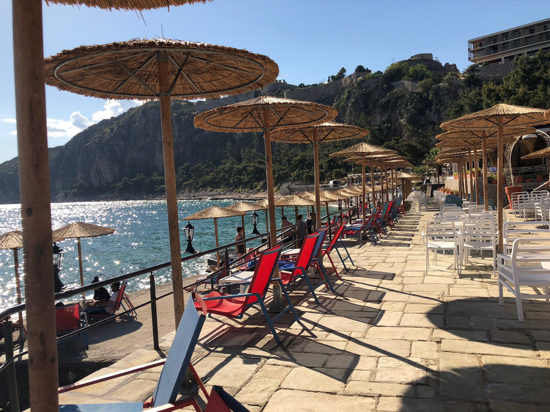 Blueblanc Beach-纳夫普利翁必去景点