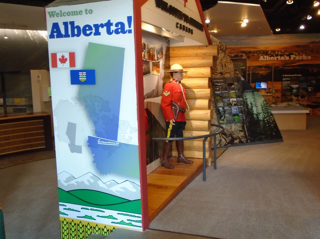 Travel Alberta West Glacier Visitor Information Centre景点图片