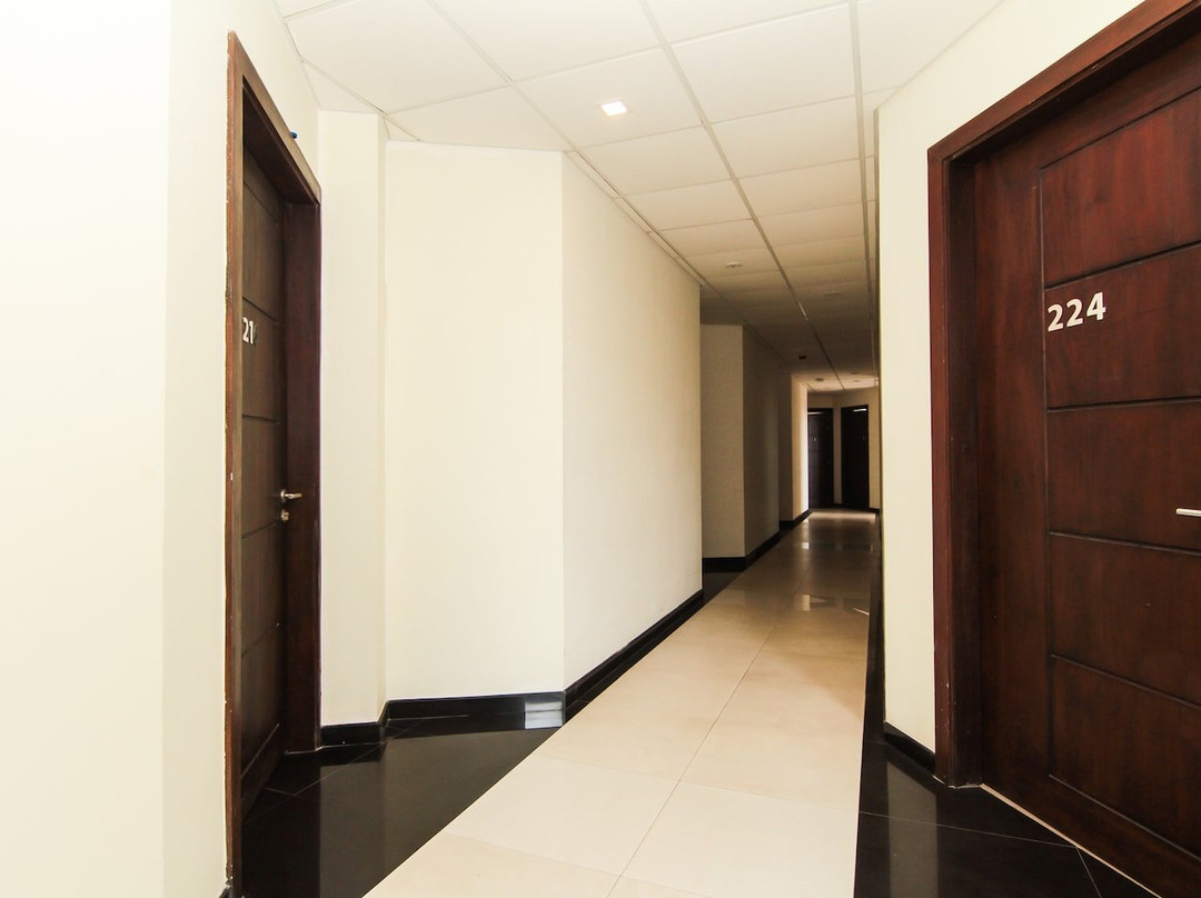 OYO 117 Saninro Residencies主图