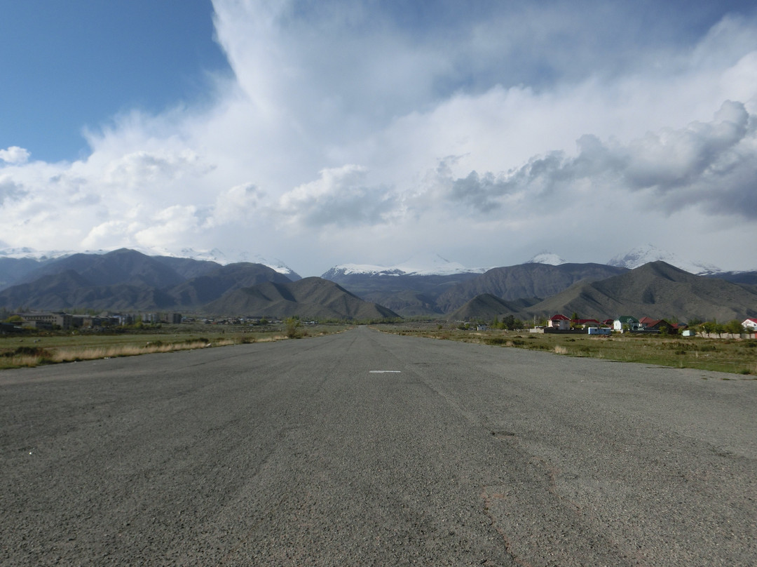 Abandoned Airport Cholpon Ata-乔尔蓬阿塔必去景点