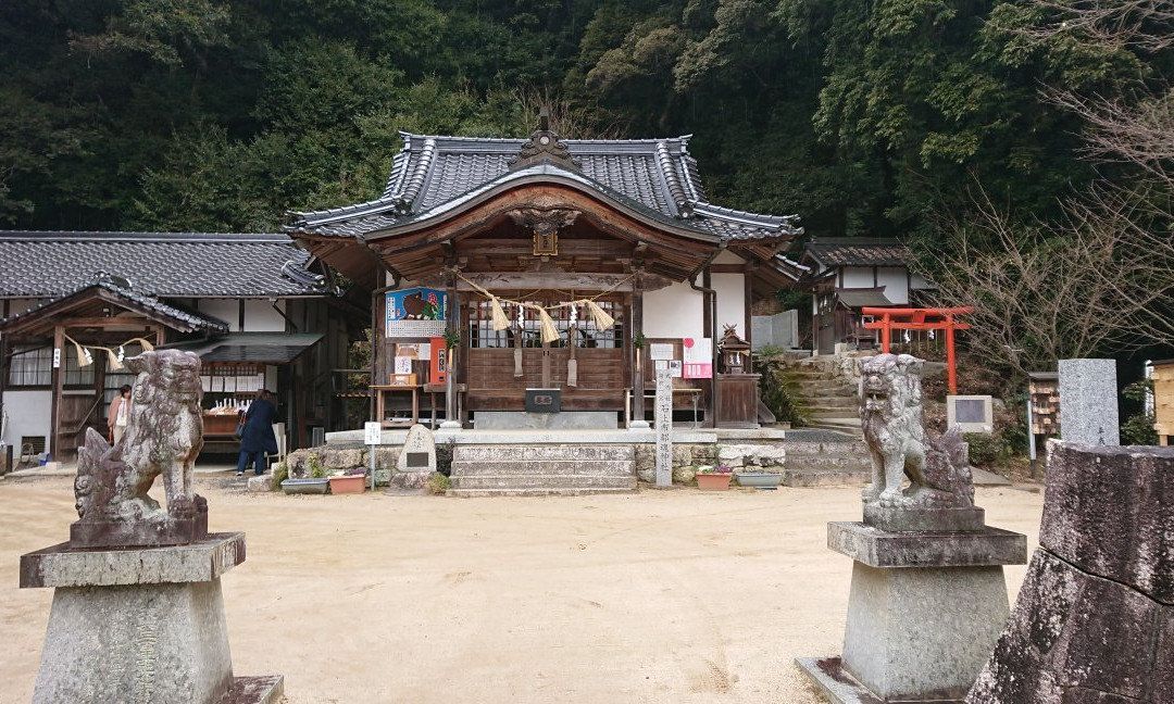 Isonokami Futsumitama Shrine景点图片