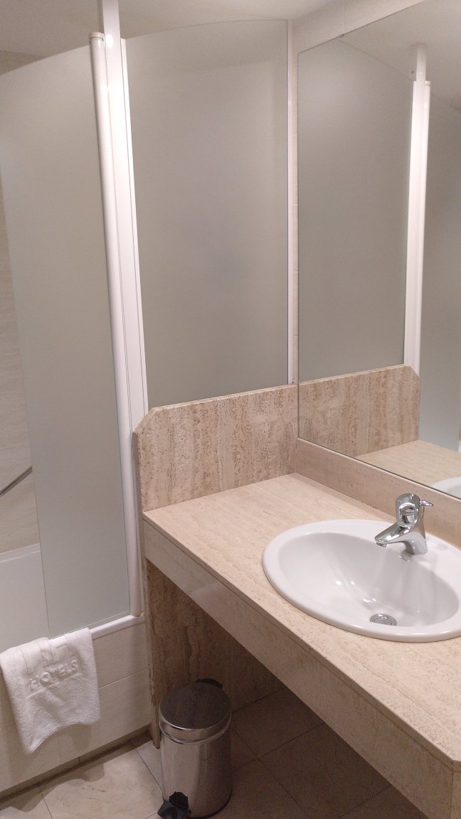 NH雷达皮利耐奥斯酒店-浴室