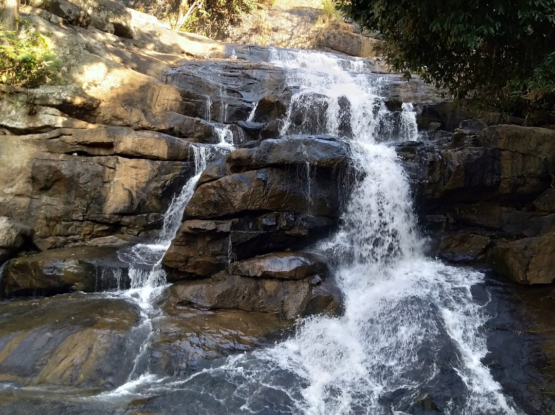Kothapally Waterfalls景点图片
