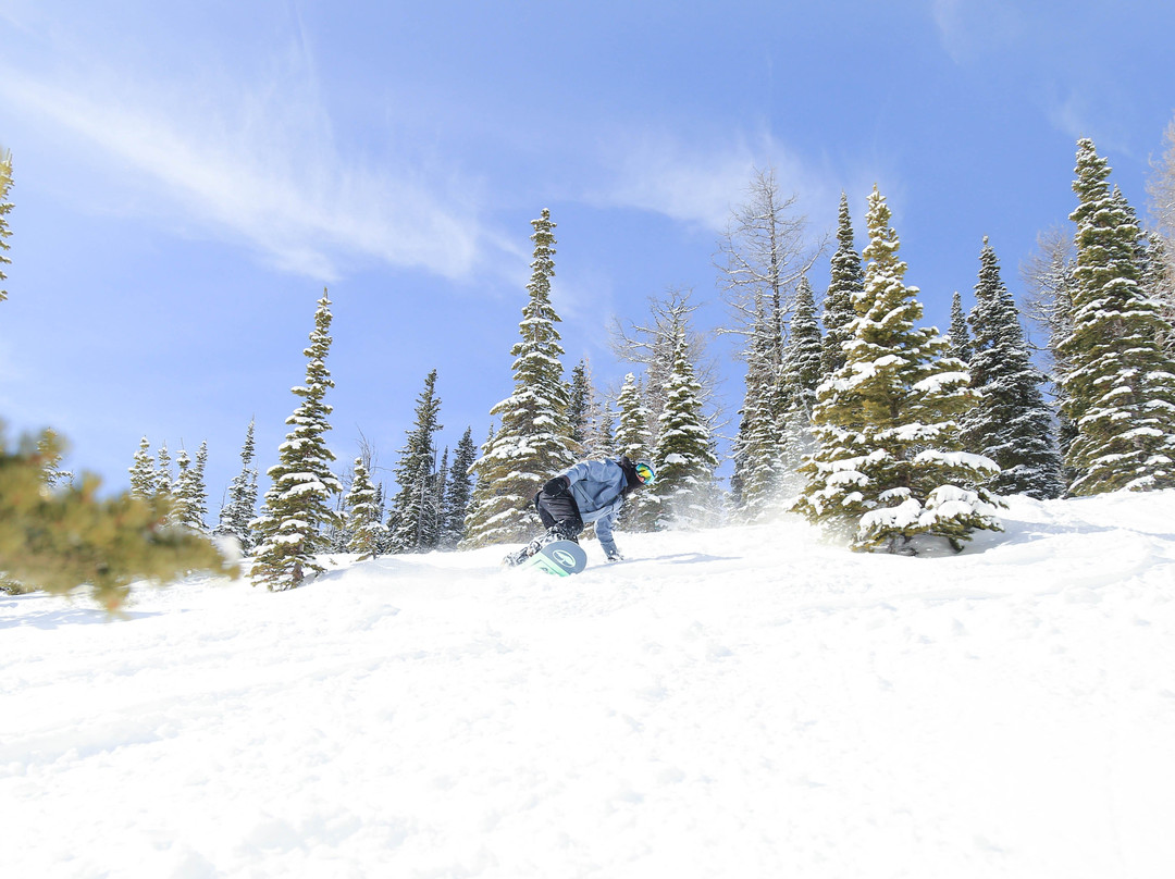 城堡山滑雪场-平雀溪镇必去景点