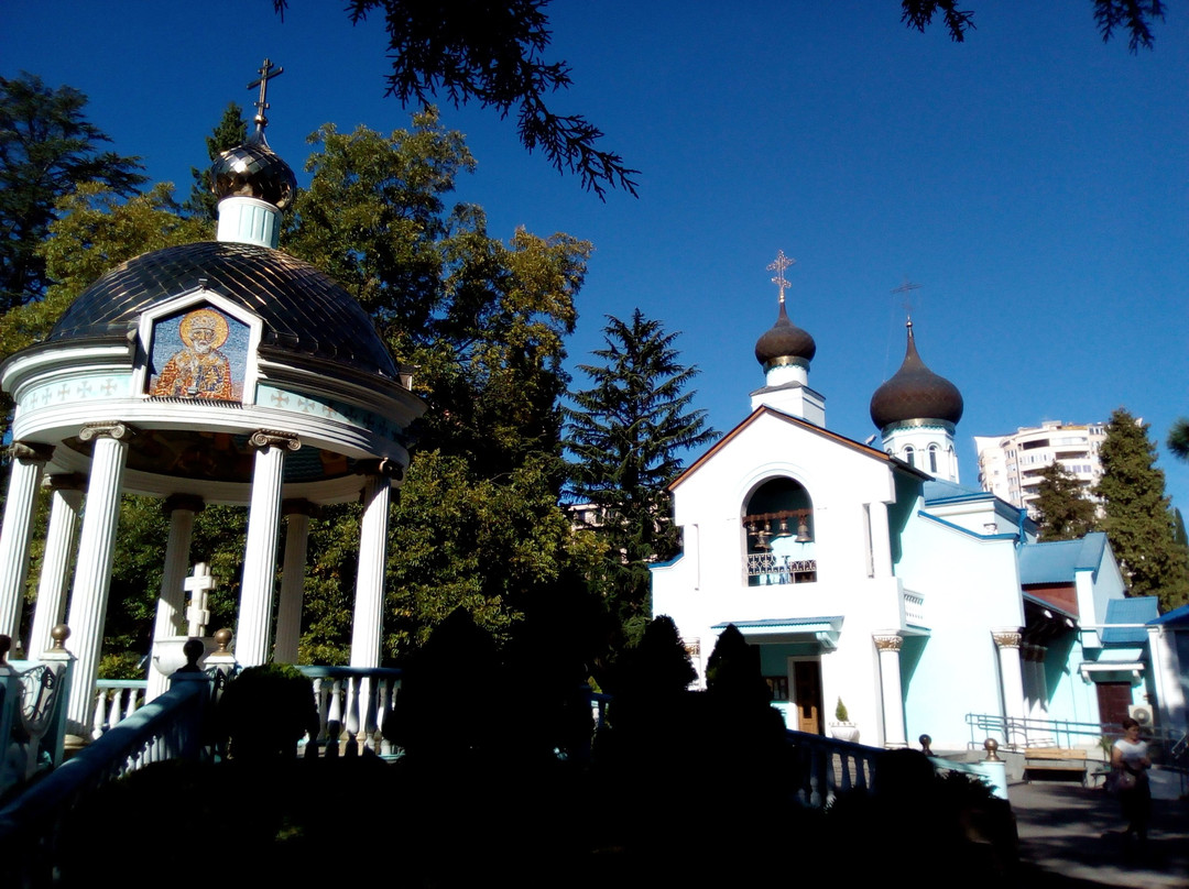 Svyato-Troitsky Temple景点图片