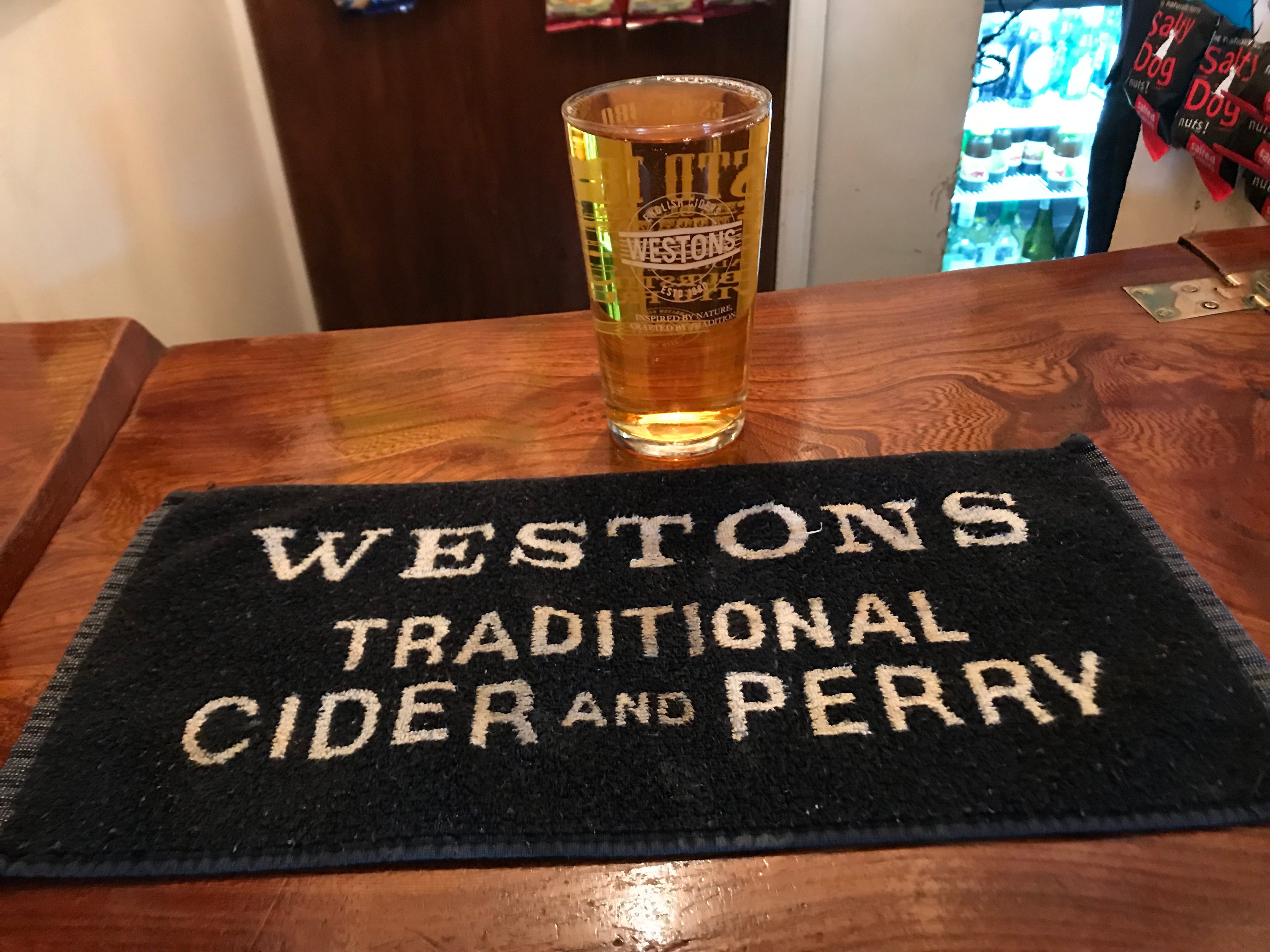 The Crown Inn - Little Missenden-餐饮