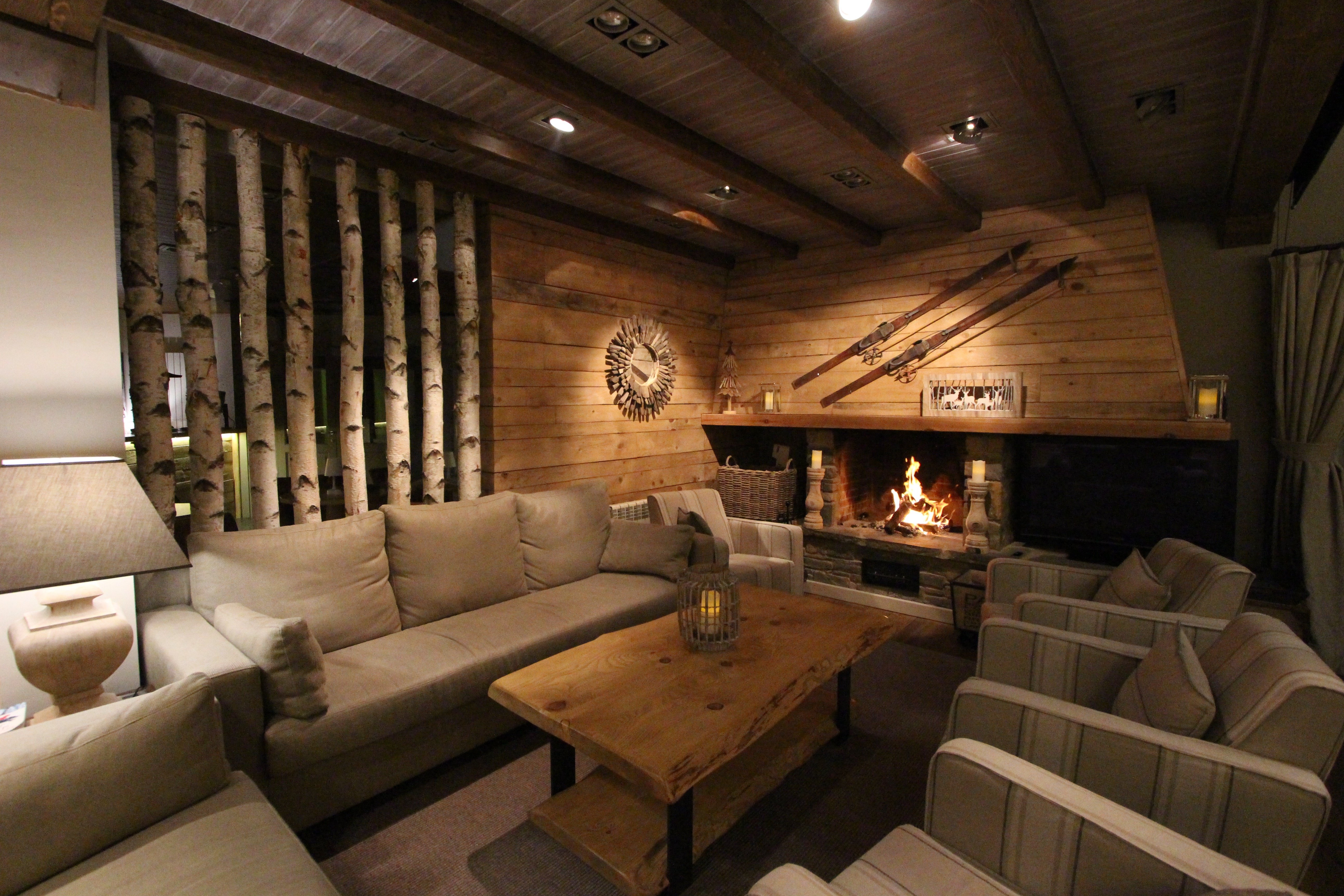 Eira Ski Lodge-官方